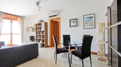 Two-room apartment of 62 m² in Roma (00139)