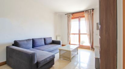 Two-room apartment of 62 m² in Roma (00139)