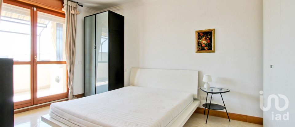 Two-room apartment of 62 m² in Roma (00139)