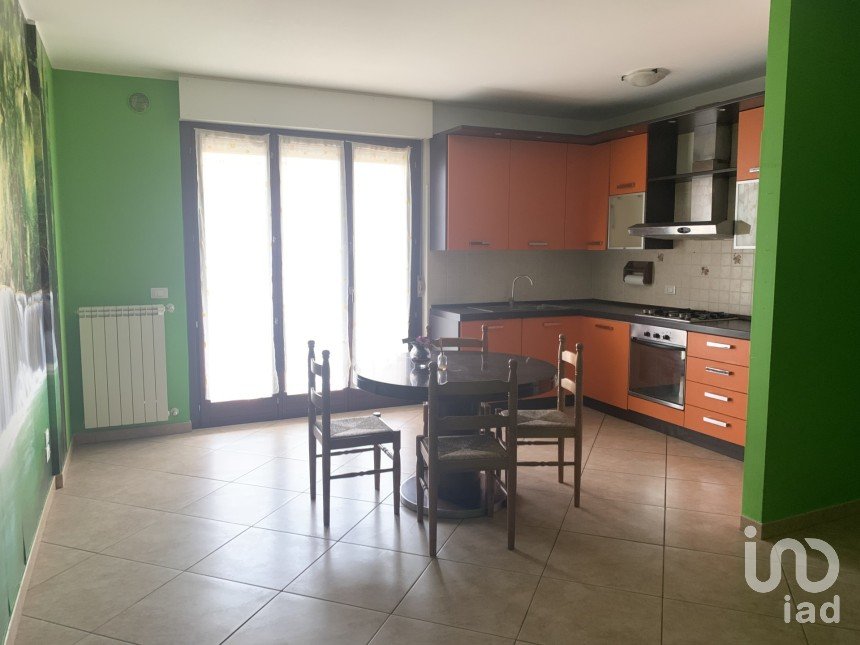 Appartamento 6 locali di 81 m² a Silvi (64028)