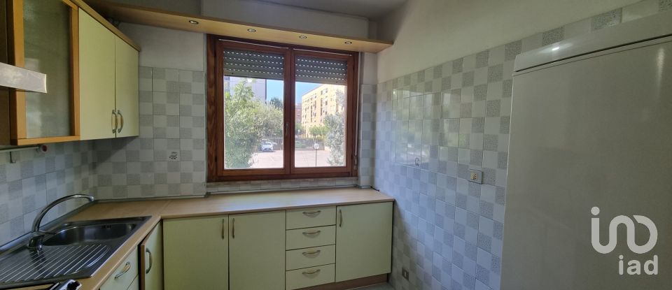 Appartamento 7 locali di 99 m² a Roma (00144)