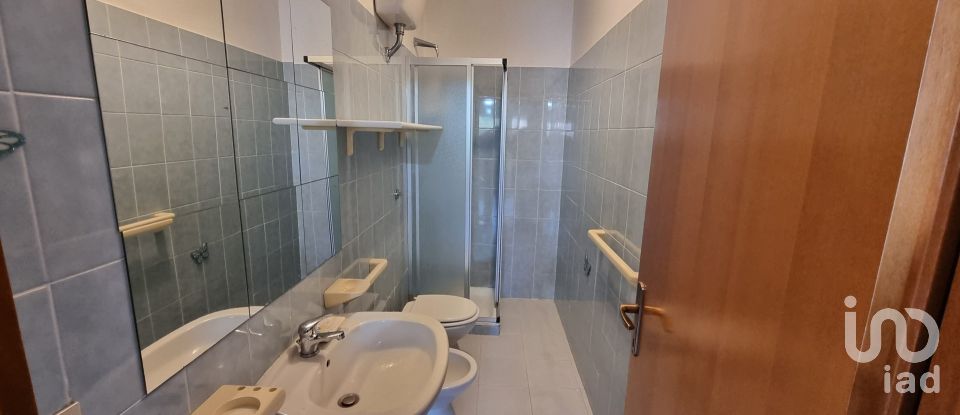 Appartamento 7 locali di 99 m² a Roma (00144)