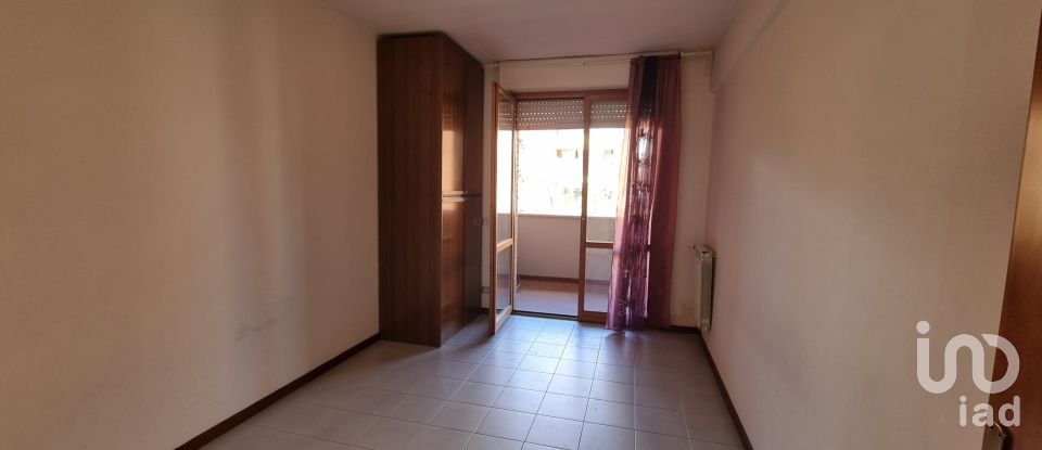 Appartamento 7 locali di 99 m² a Roma (00144)