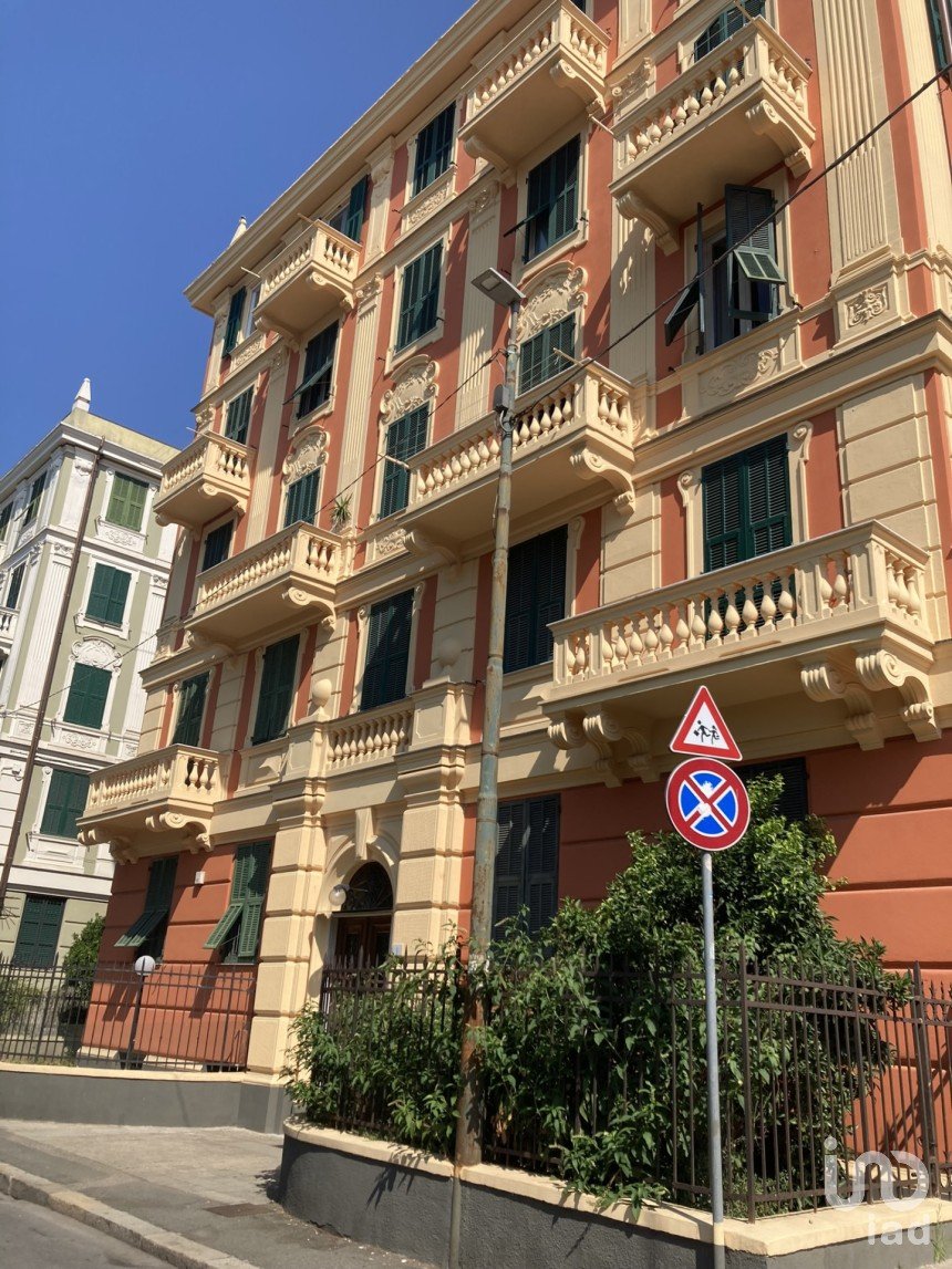 Appartamento 6 locali di 127 m² a Genova (16154)