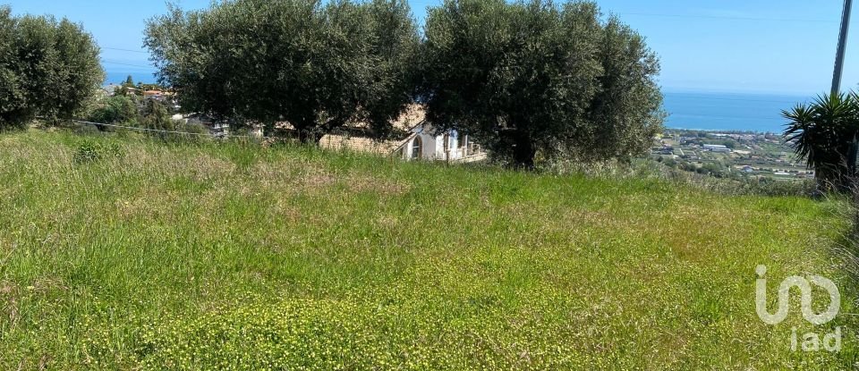 Land of 1,500 m² in Colonnella (64010)