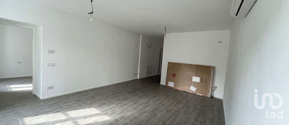 Workshop of 81 m² in Como (22100)