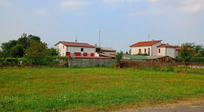 Land of 606 m² in Seregno (20831)