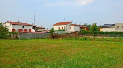 Land of 606 m² in Seregno (20831)