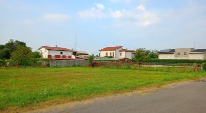 Land of 606 m² in Seregno (20831)