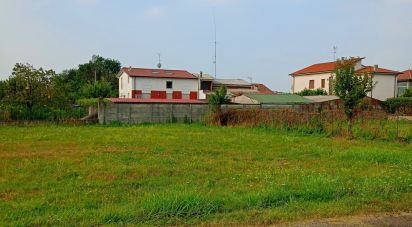 Land of 606 m² in Seregno (20831)