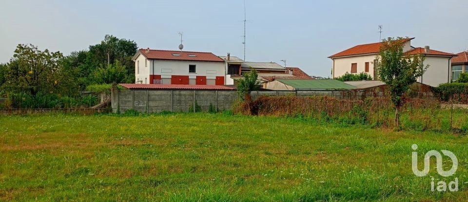 Land of 606 m² in Seregno (20831)