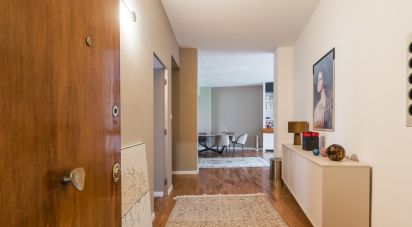 Three-room apartment of 145 m² in Roma (00152)