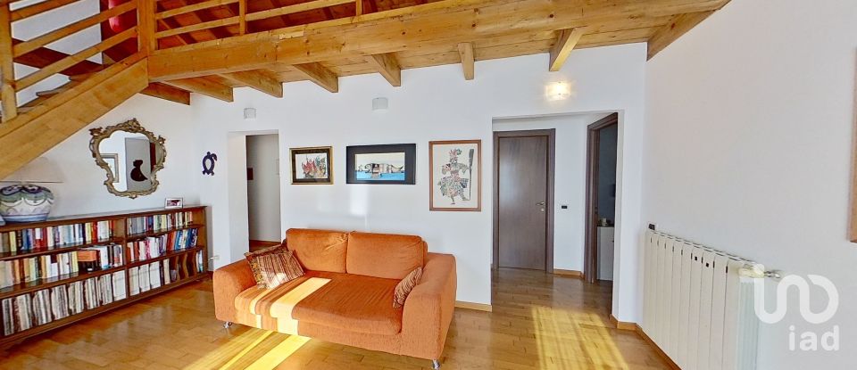 Loft 8 rooms of 153 m² in Mele (16010)