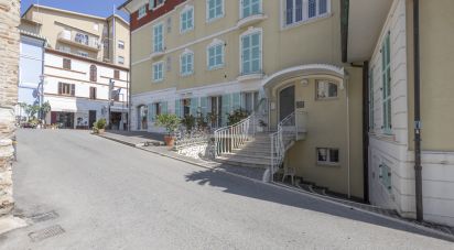 Hotel 3 rooms of 72 m² in Numana (60026)