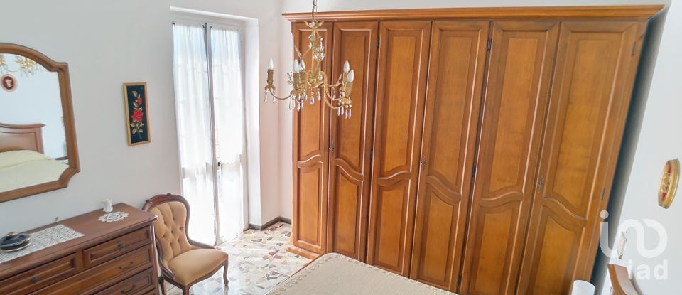 Appartamento 5 locali di 89 m² a Neirone (16040)