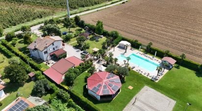 Farm 5 rooms of 295 m² in Ostellato (44020)