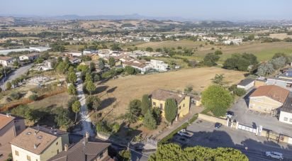 Land of 200 m² in Osimo (60027)