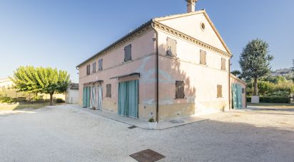 Villa Bifamiliare 5 locali di 245 m² a Osimo (60027)