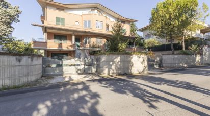 Villa Bifamiliare 0 locali di 285 m² a Osimo (60027)