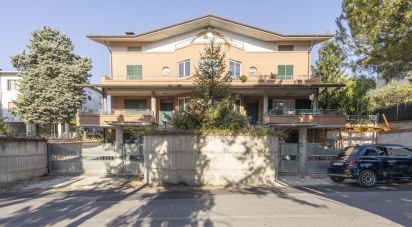 Villa Bifamiliare 0 locali di 285 m² a Osimo (60027)