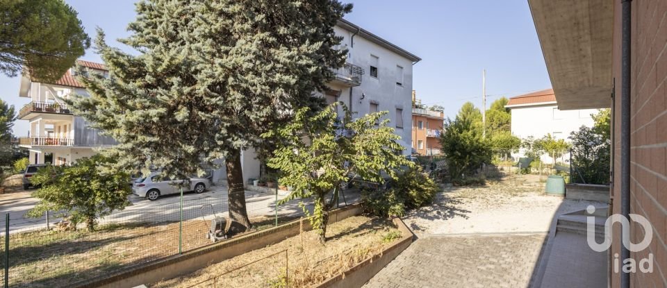 Villa Bifamiliare 0 locali di 285 m² a Osimo (60027)