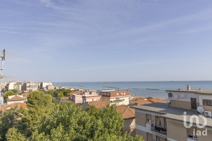 Appartamento 5 locali di 91 m² a Falconara Marittima (60015)