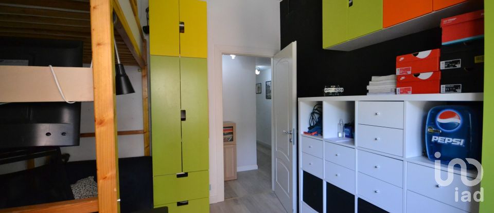 Apartment 5 rooms of 95 m² in Genova (16152)