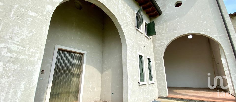 Farm 16 rooms of 440 m² in Ponti sul Mincio (46040)