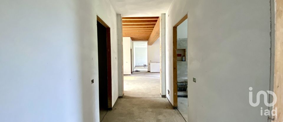 Villa 16 locali di 440 m² in Ponti sul Mincio (46040)