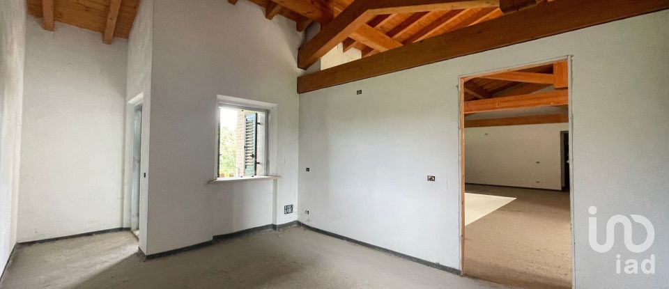 Villa 16 locali di 440 m² in Ponti sul Mincio (46040)