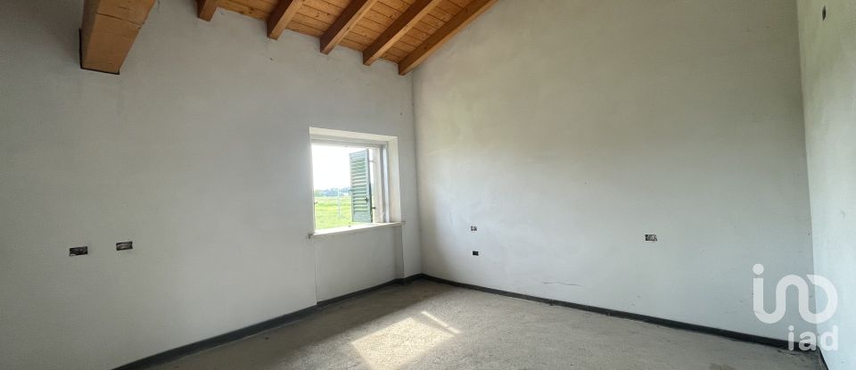 Villa 16 locali di 440 m² in Ponti sul Mincio (46040)