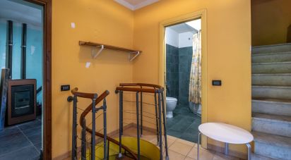 Apartment 5 rooms of 89 m² in Torriglia (16029)