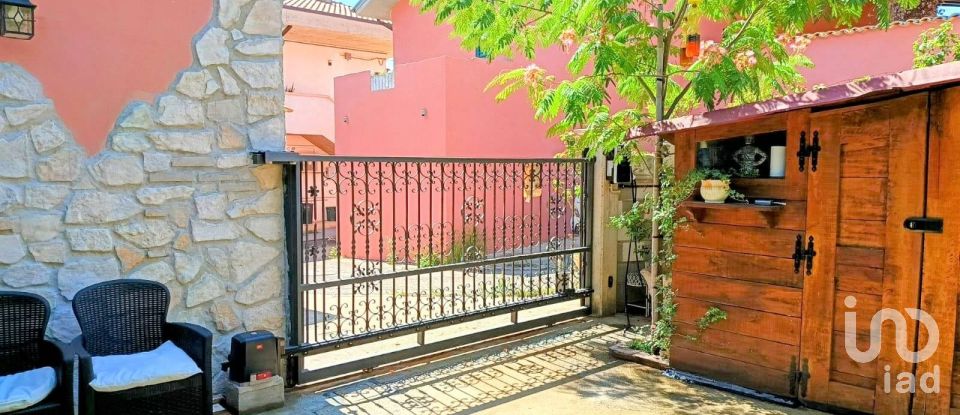 Villa 6 locali di 165 m² in Rosciano (65020)