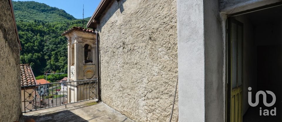 Casa 8 locali di 160 m² in Murialdo (17013)