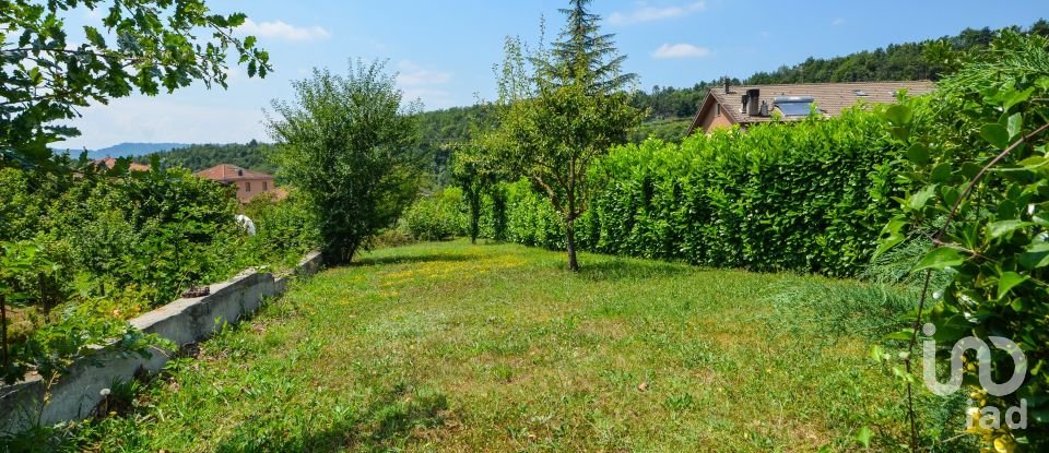 Casa indipendente 11 locali di 300 m² in Cengio (17056)