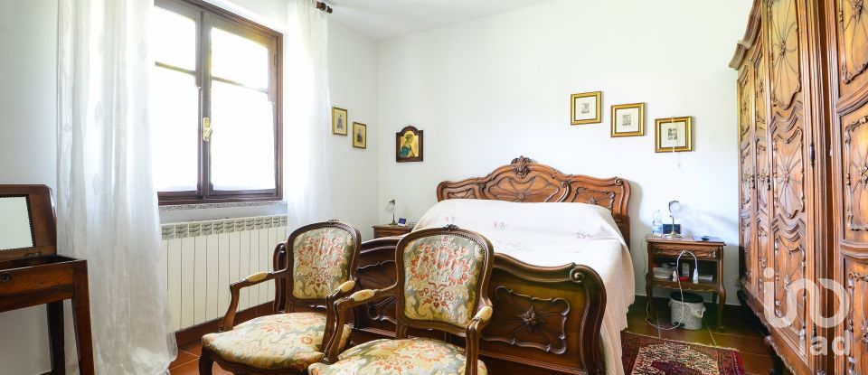 Casa indipendente 11 locali di 300 m² in Cengio (17056)