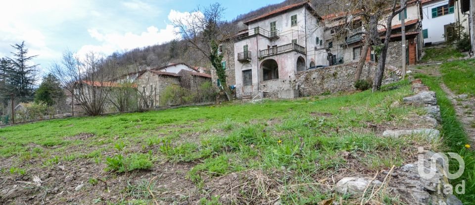 Casa di paese 11 locali di 235 m² in Murialdo (17013)