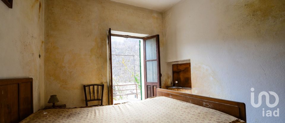 Casa di paese 11 locali di 235 m² in Murialdo (17013)