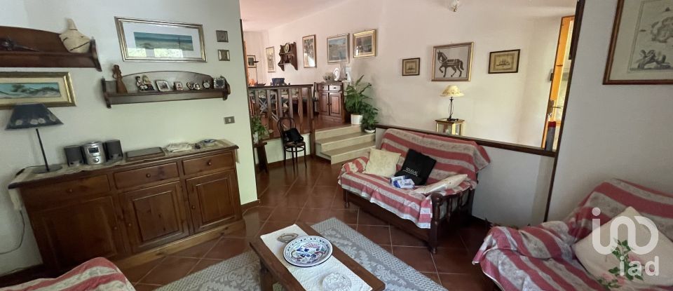 Villa a schiera 9 locali di 178 m² in Alghero (07041)