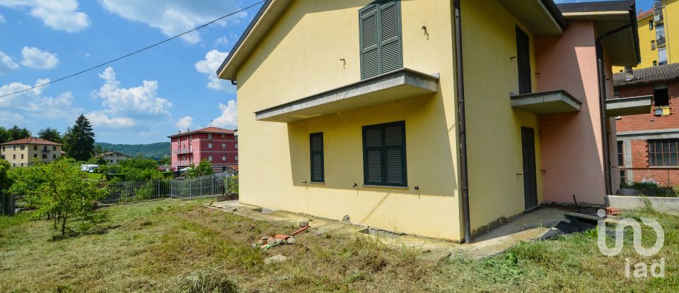 Villa Bifamiliare 10 locali di 200 m² in Millesimo (17017)