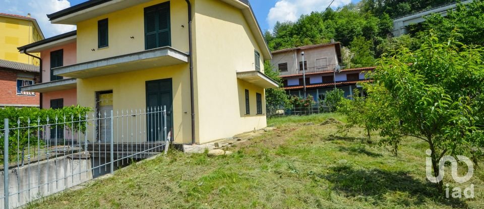 Villa Bifamiliare 10 locali di 200 m² in Millesimo (17017)