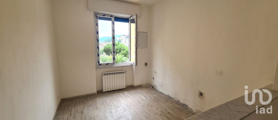 Appartamento 5 locali di 80 m² a Genova (16162)