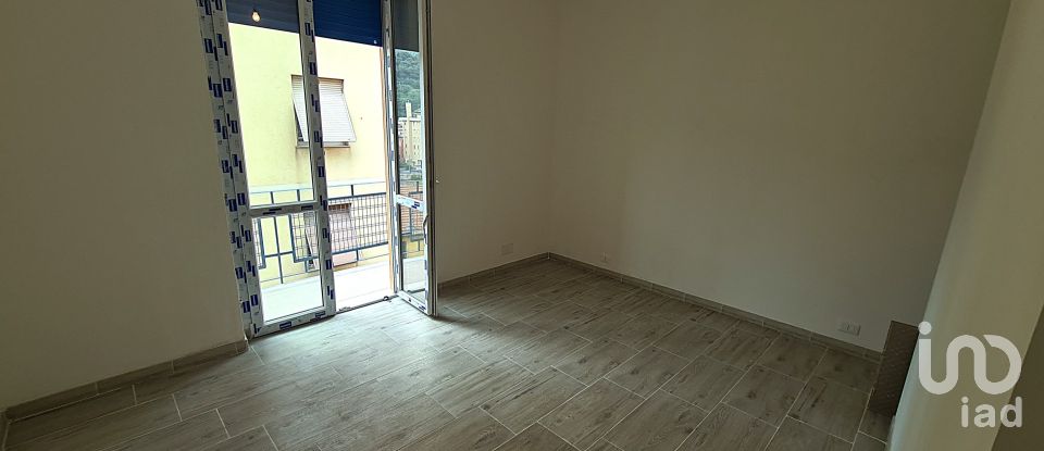 Appartamento 5 locali di 80 m² a Genova (16162)