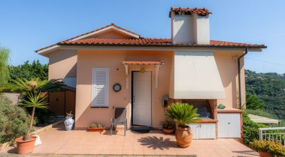 Casa indipendente 10 locali di 336 m² in Noli (17026)