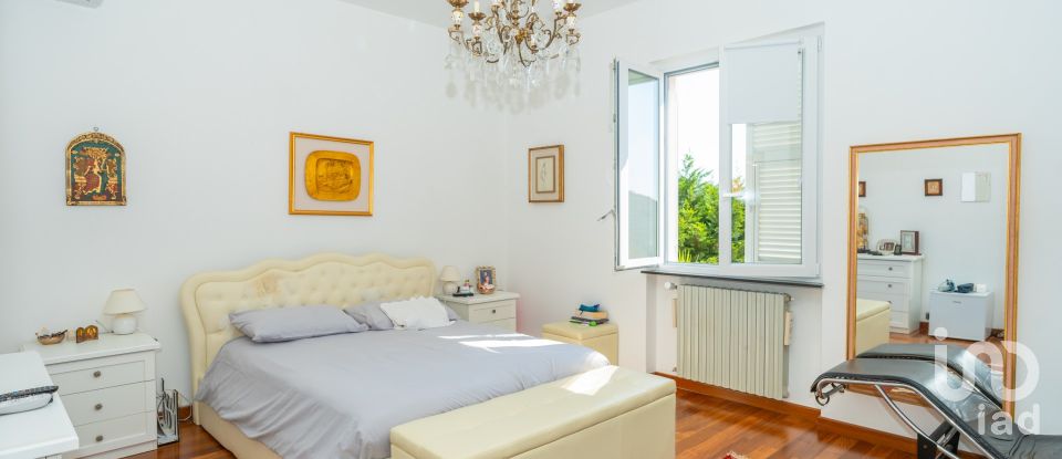 Casa indipendente 10 locali di 336 m² in Noli (17026)