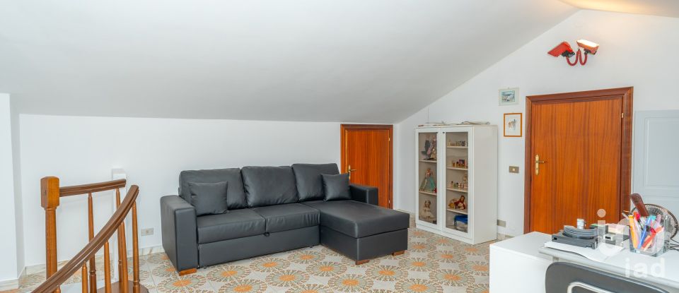 Casa indipendente 10 locali di 336 m² in Noli (17026)