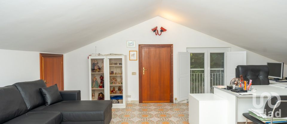 Casa indipendente 10 locali di 336 m² in Noli (17026)