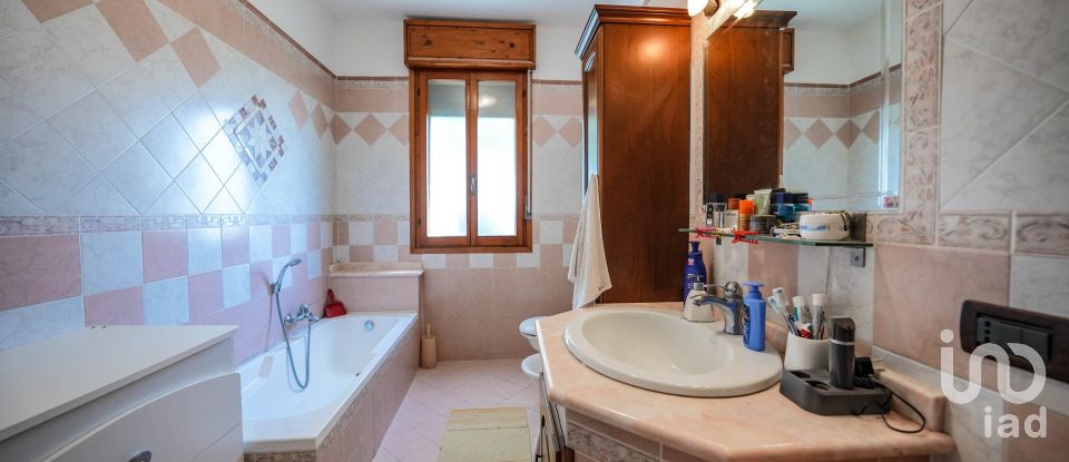 Casa indipendente 5 locali di 120 m² in Lagosanto (44023)