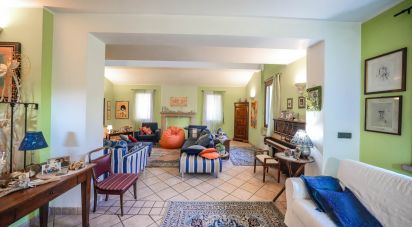 Casa indipendente 8 locali di 360 m² in Codigoro (44021)