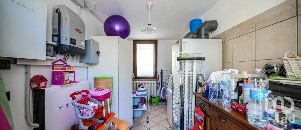 Casa indipendente 8 locali di 360 m² in Codigoro (44021)